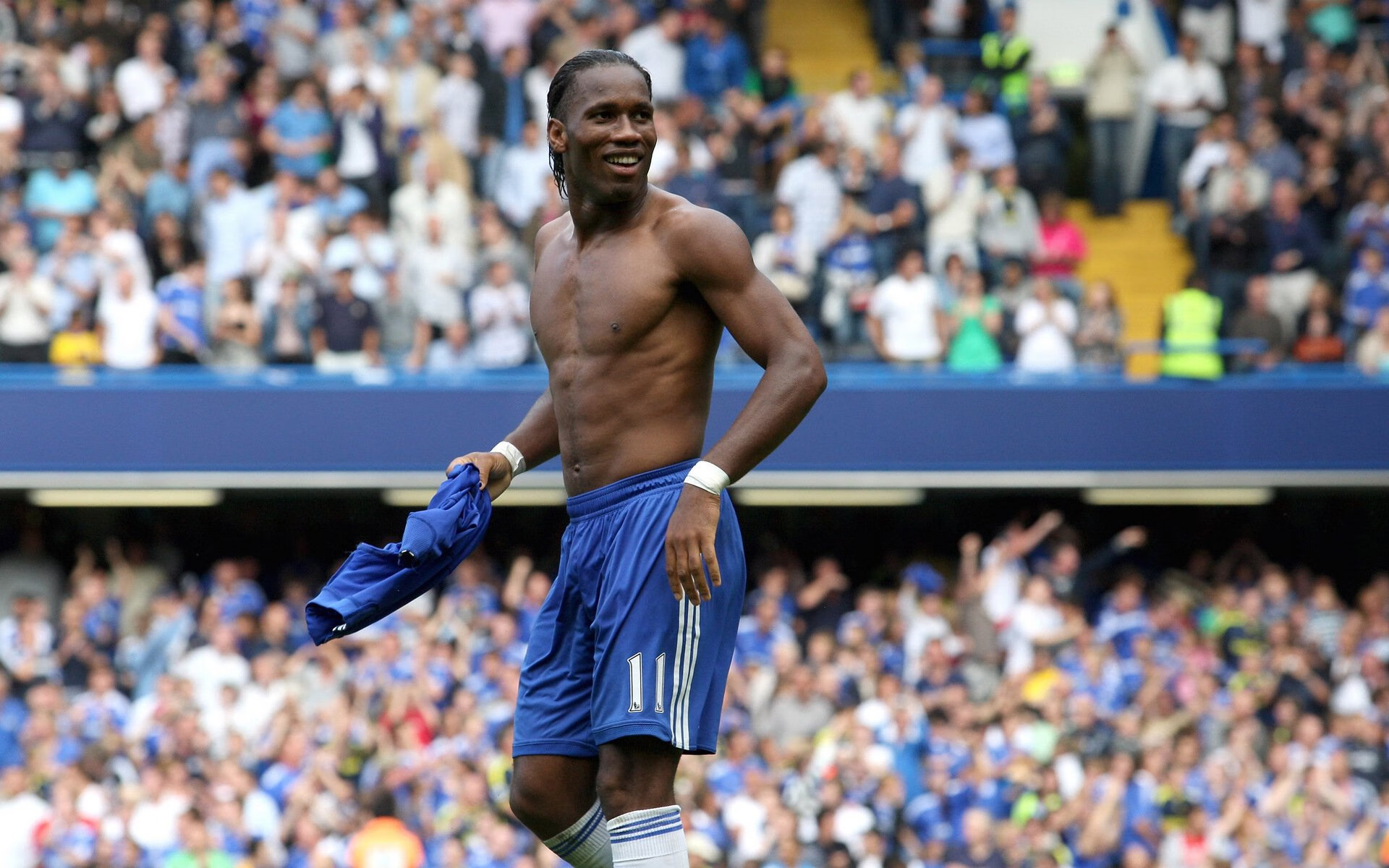 终场“英雄绝杀”:燃爆全场的精彩瞬间,终结战场英雄对决